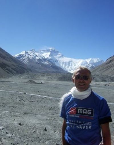 Andy Wiggans Cycling on the  tour with redspokes